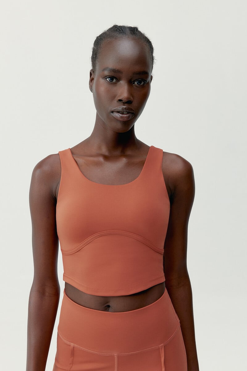 pedro del hierro Top deportivo Sayani