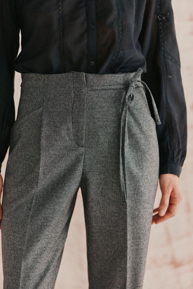 Pedro Del Hierro Piedad. Pantalón De Cuadros Con Lazada