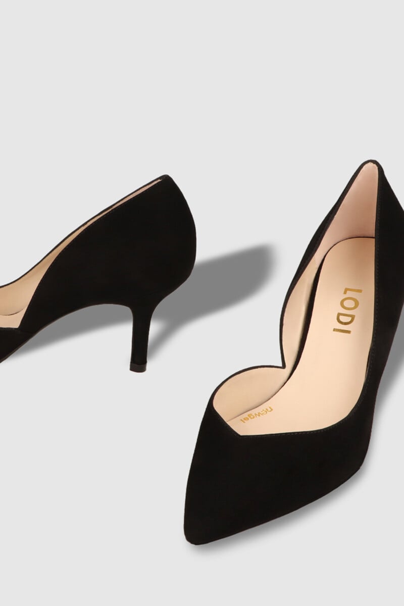 Pedro Del Hierro Salón Con Detalle Ovalado De LODI En Ante