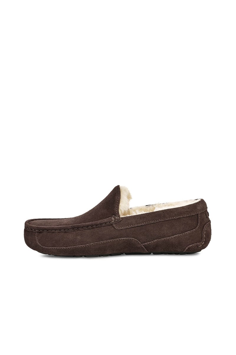 Pedro Del Hierro Slipper Cerrada Suede Ascot. Marca UGG