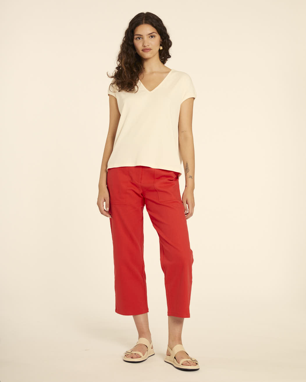 Pepaloves CAMISETA AMPLIA CUELLO PICO CREMA