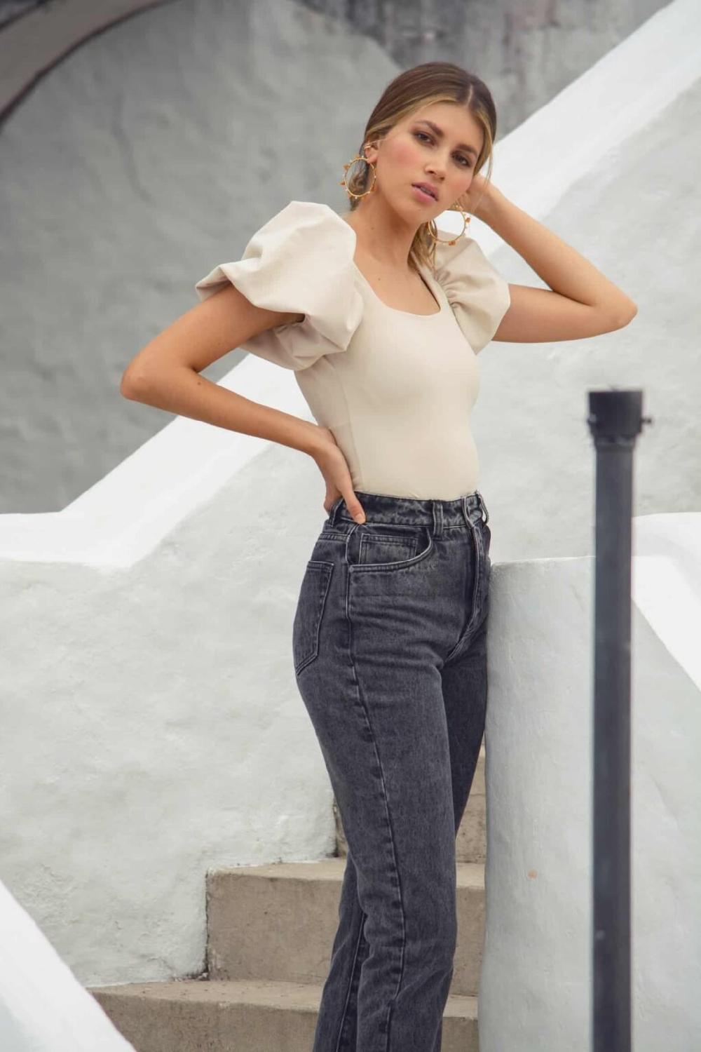 Pepita Pérez Classic Jean Grace