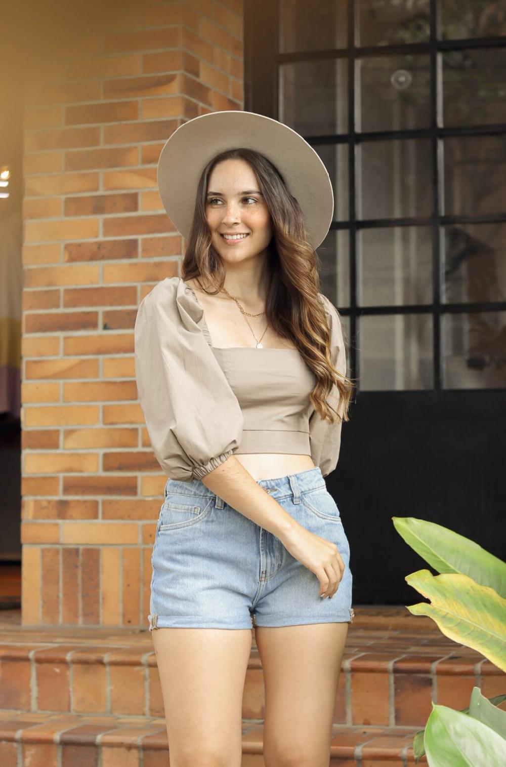 pepita pérez Short Sky