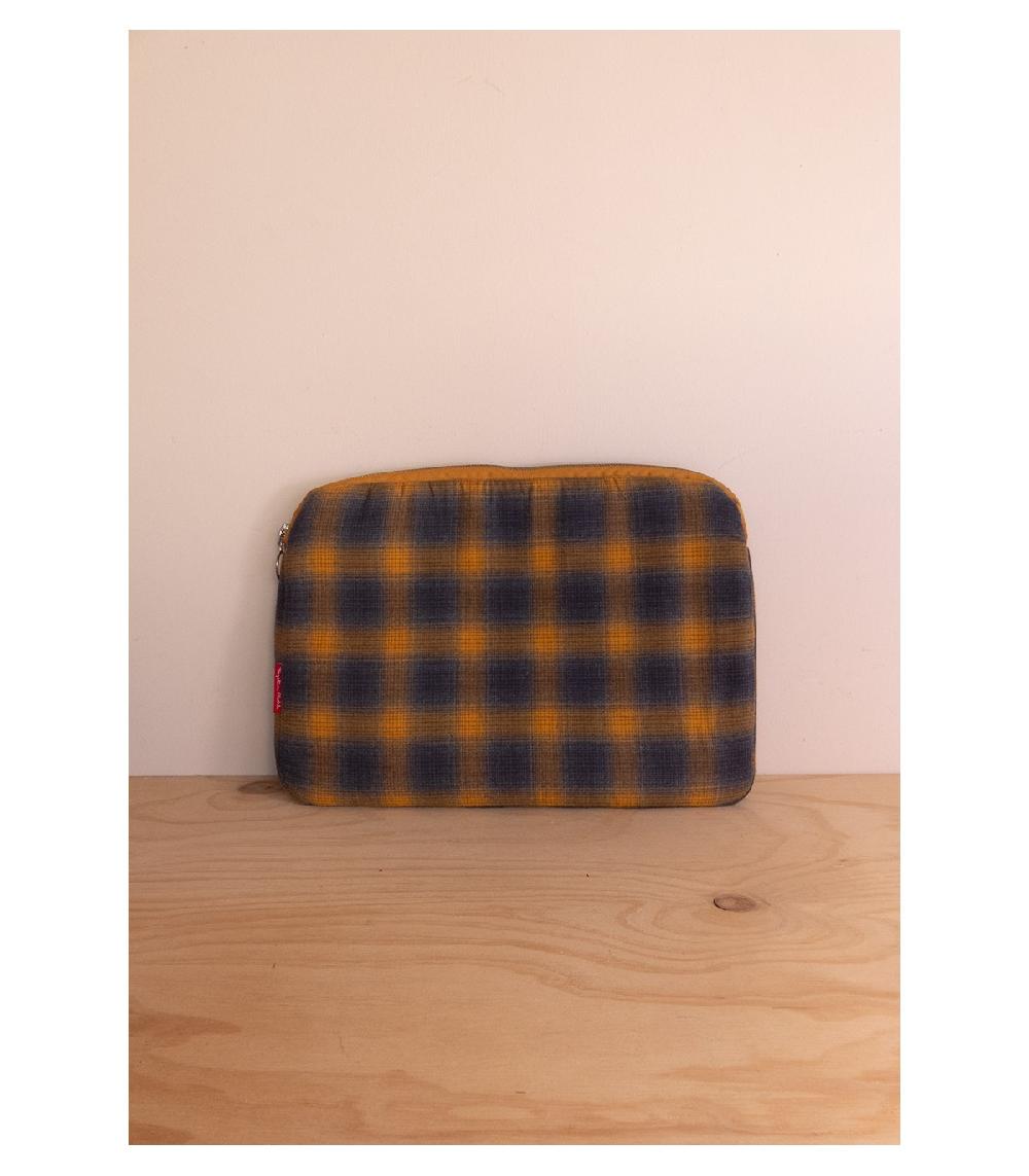 perpetummobile Cartera y funda de ordenador cuadros amarillos