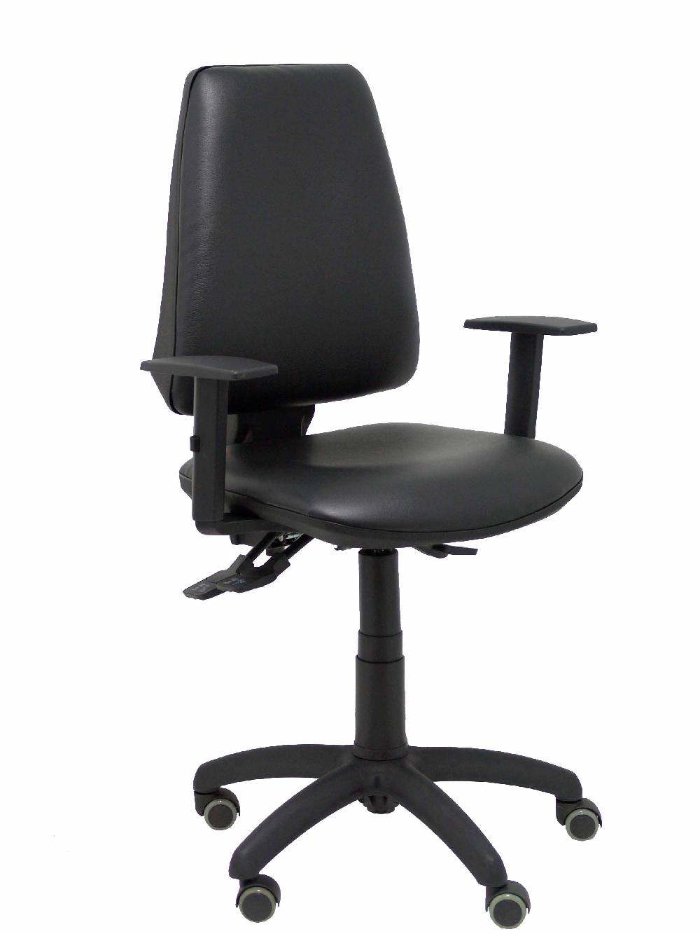 piqueras y crespo Silla Elche asincro similpiel negro con brazo regulable y ruedas de parqué