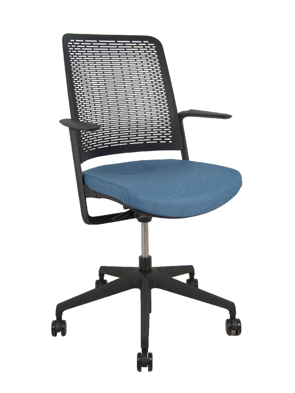 piqueras y crespo Silla WithMe negra asiento blazer azul petróleo
