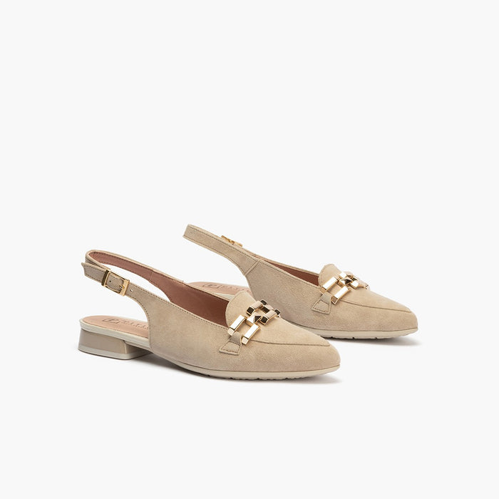 pitillos Mocasines de mujer destalonados en piel ante con adorno cadena metálica BEIGE