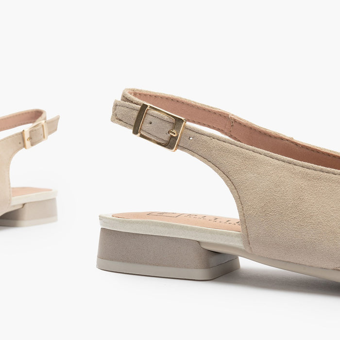 Pitillos Mocasines De Mujer Destalonados En Piel Ante Con Adorno Cadena Metálica BLANCO