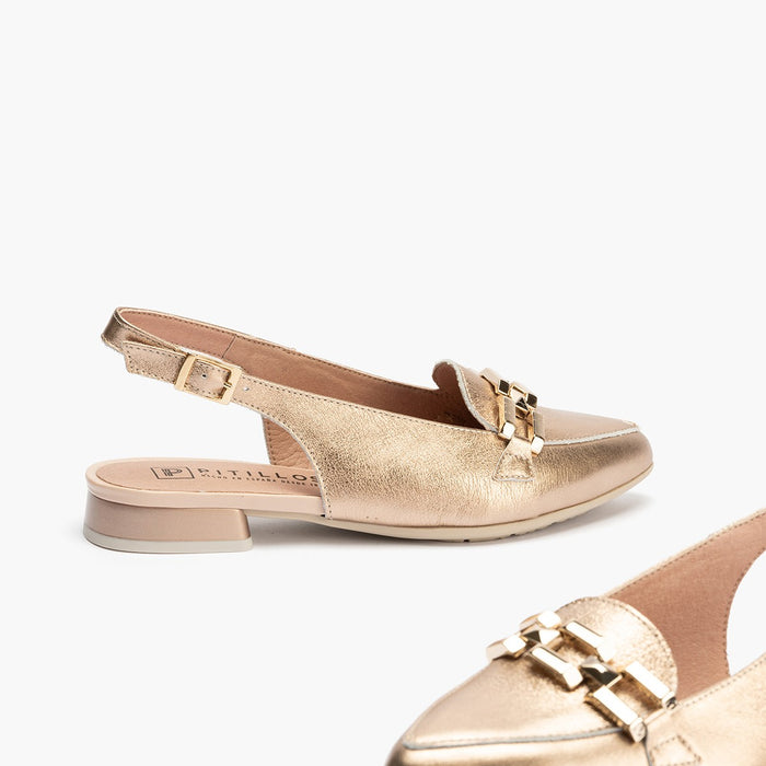 pitillos Mocasines de mujer destalonados en piel laminada con adorno cadena metálica ROSA