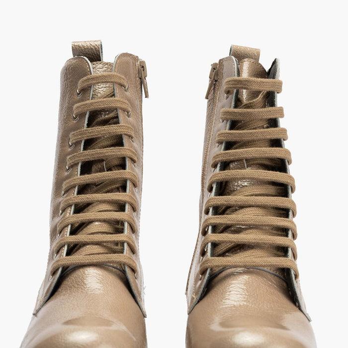 Pitillos Bota Militar En Charol Mujer Color Piedra