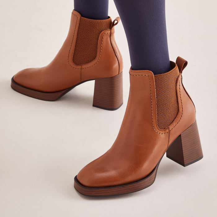 pitillos Botín Chelsea de mujer color cuero