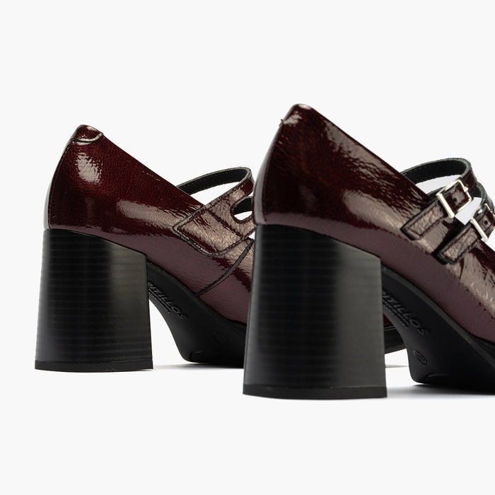 Pitillos Mercedes En Charol De Mujer Color Burdeos