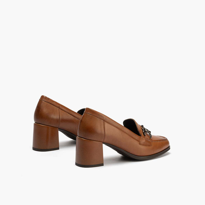 Pitillos Mocasín Con Adorno De Mujer Color Cuero