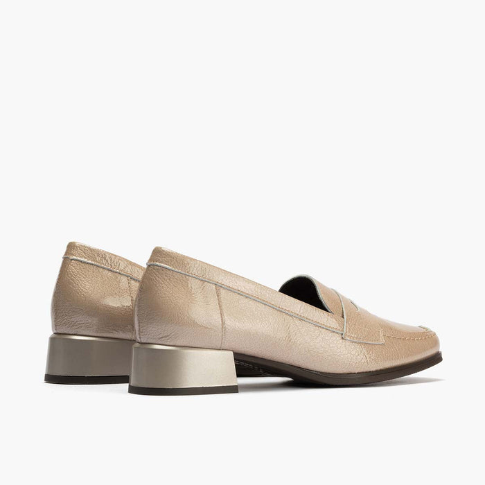 Pitillos Mocasín En Charol De Mujer Color Piedra
