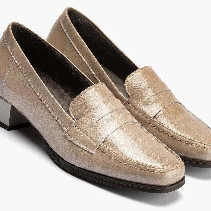 Pitillos Mocasín En Charol De Mujer Color Piedra
