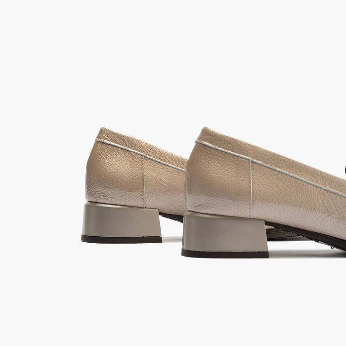 Pitillos Mocasín En Charol De Mujer Color Piedra