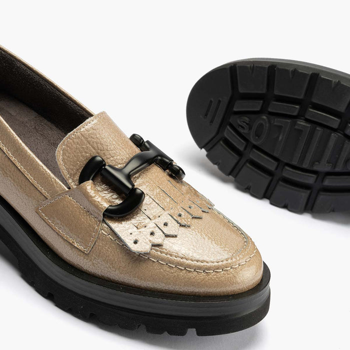 Pitillos Mocasín En Charol Mujer Color Piedra