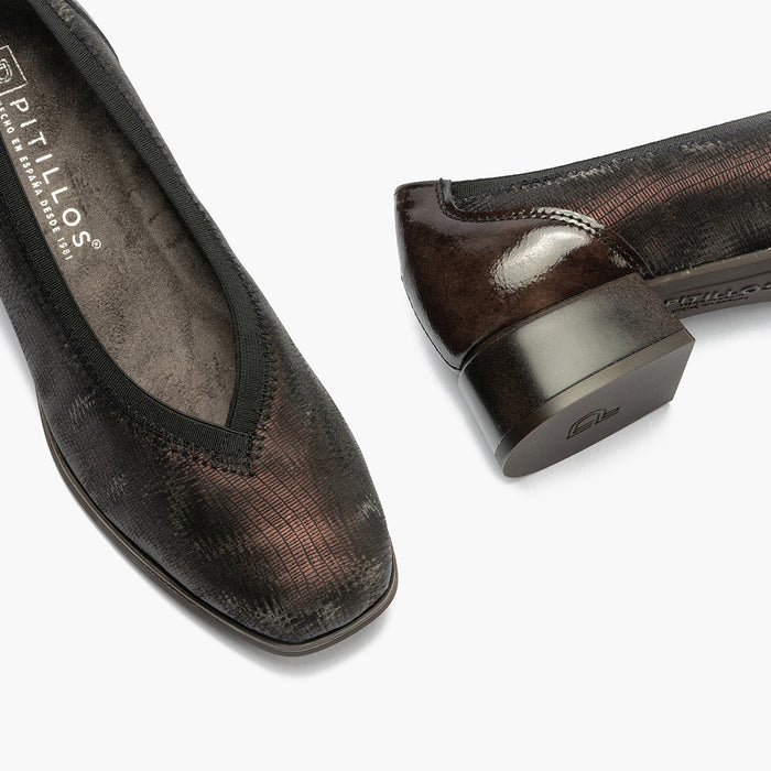 pitillos Zapato de Salón Pico con Elásticos para mujer color marrón