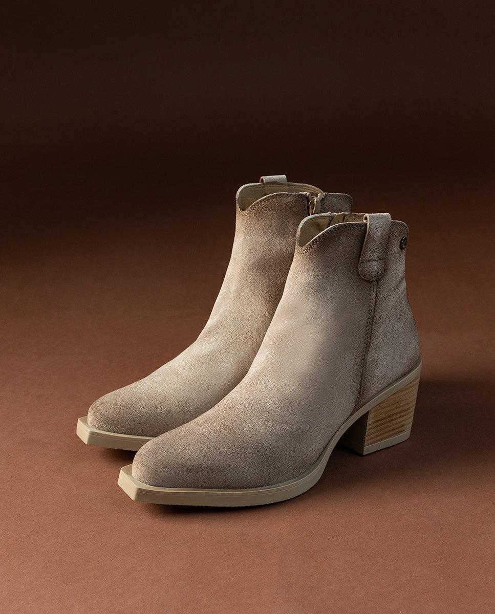 Porronet BOTINES COWBOY DE PIEL ARENA CON CREMALLERA HEBE