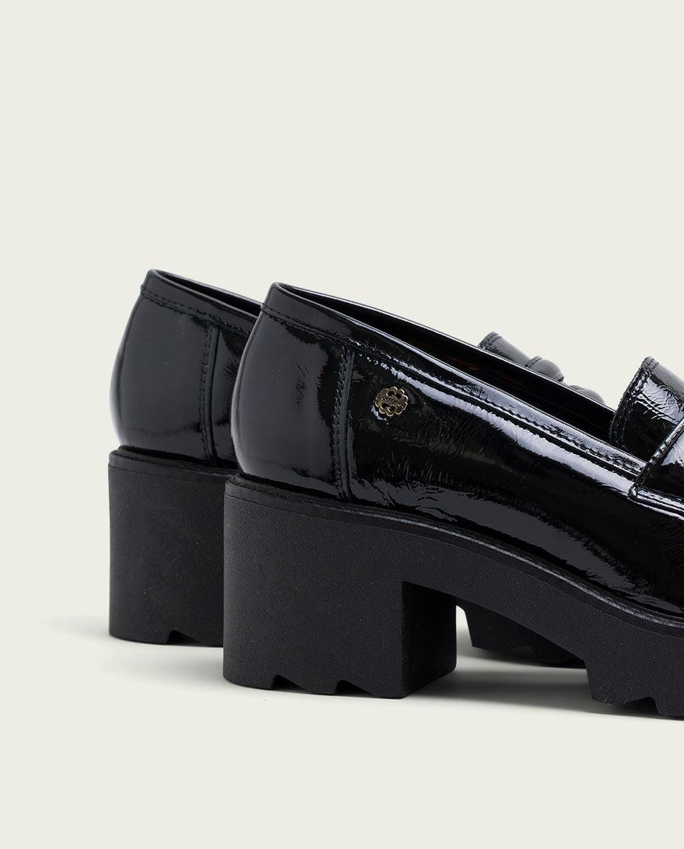 Porronet MOCASINES DE PIEL CHAROL CON TACÓN NEGRO MADDY