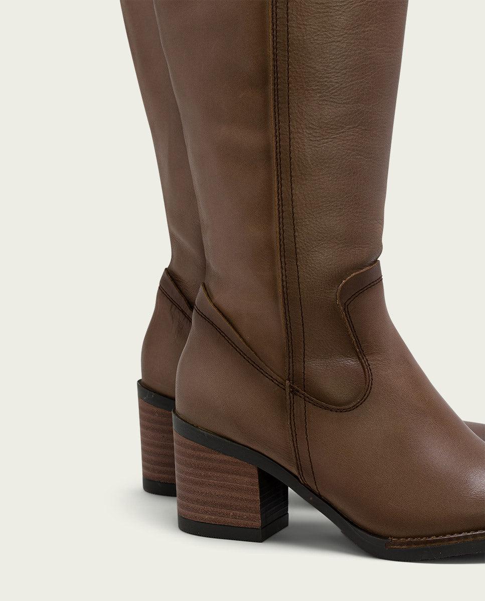 Porronet BOTAS DE PIEL TAUPE CON CREMALLERA JEMMA