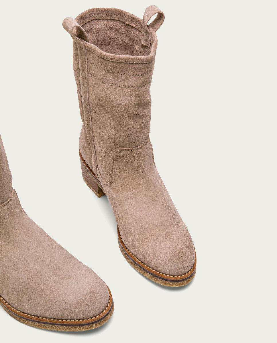 Porronet BOTAS PLANAS ARENA CON TIRADORES PAULA