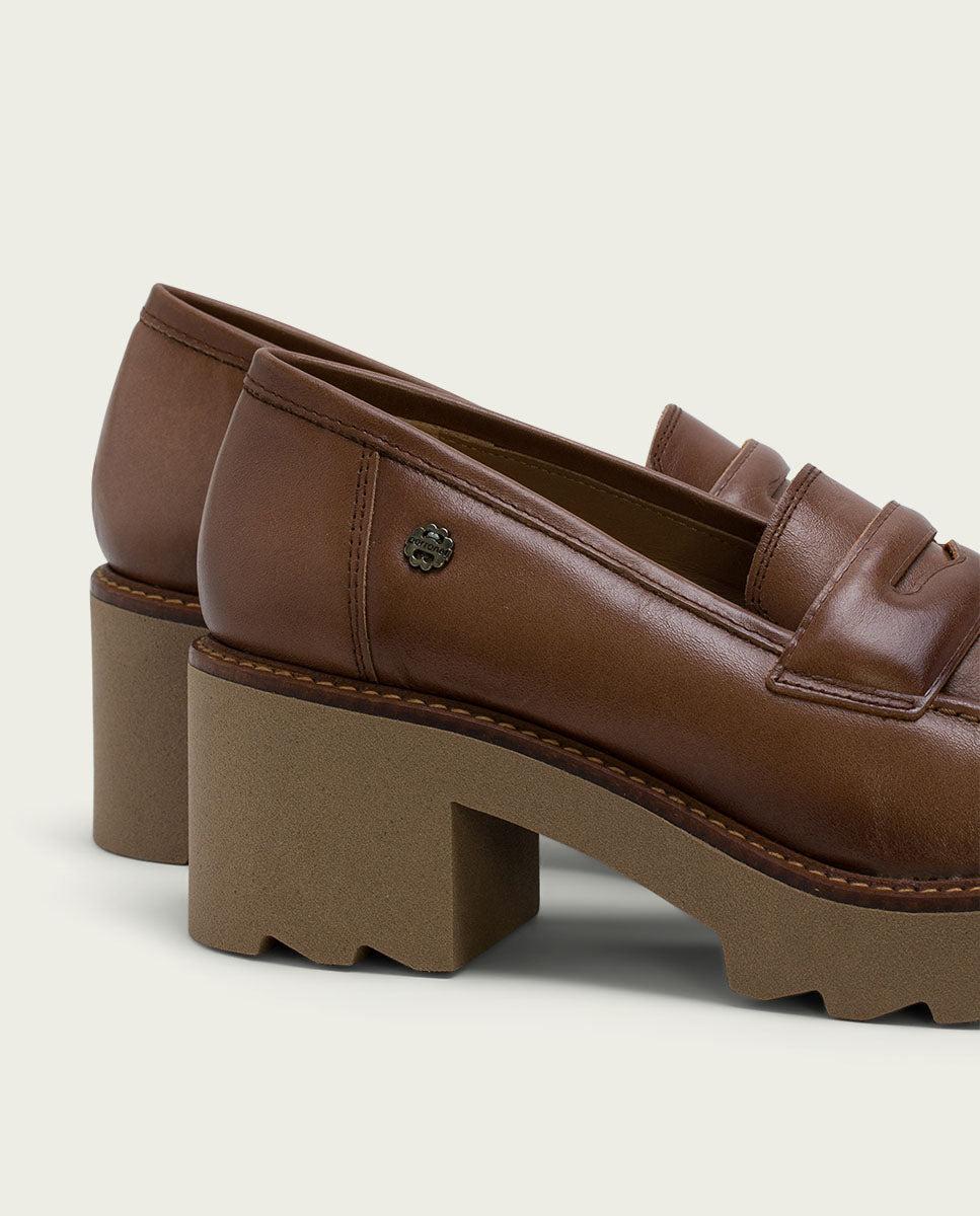 Porronet MOCASINES DE PIEL CON TACÓN TAUPE MABEL