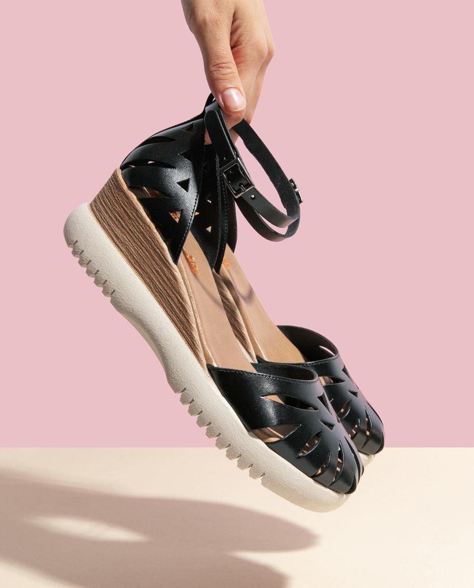 Porronet SANDALIA CUÑA PIEL NEGRA EBBA