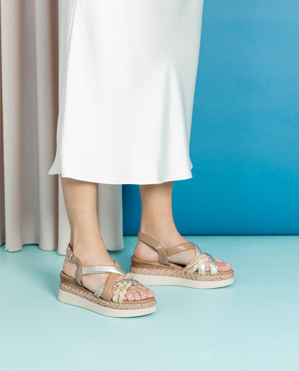 porronet SANDALIA PIEL CUÑA ARENA PLATINO FLAVIA