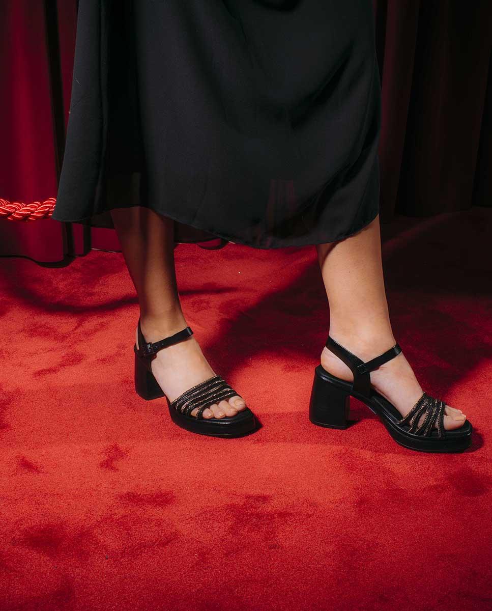 porronet SANDALIA TACON PIEL Y TEXTIL NEGRO ILKA