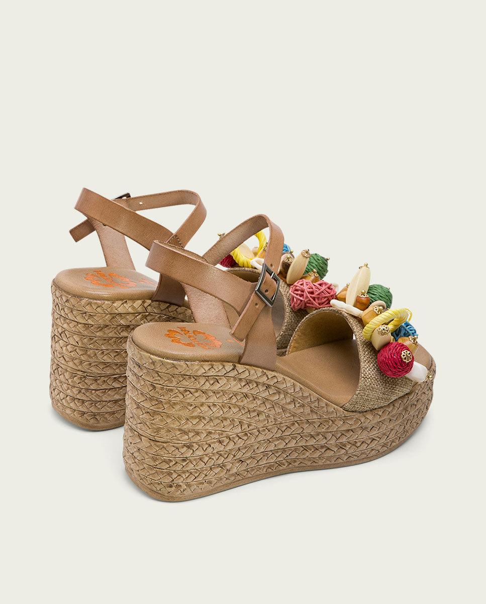 Porronet SANDALIA PIEL CUÑA CON ADORNOS TAUPE KAIRI