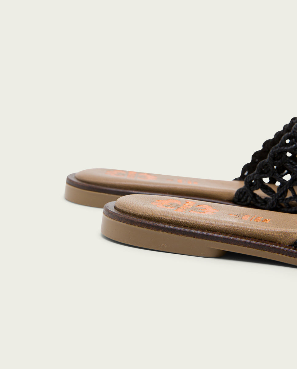 Porronet SANDALIA PLANA CON PALA TEXTIL PIEL NEGRA CORA