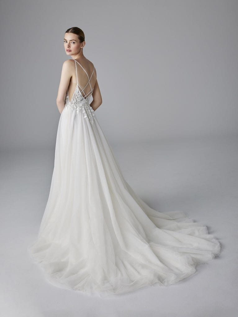 Pronovias AILIDH | Vestido De Novia Corte En A Con Escote De Pico | Pronovias