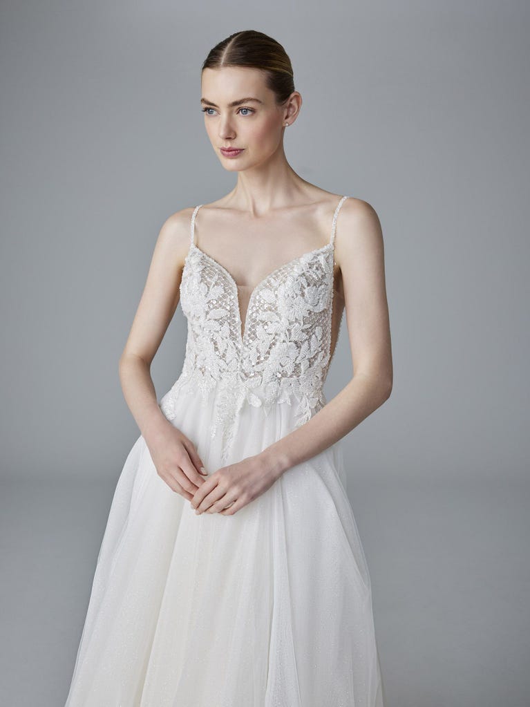 Pronovias AILIDH | Vestido De Novia Corte En A Con Escote De Pico | Pronovias