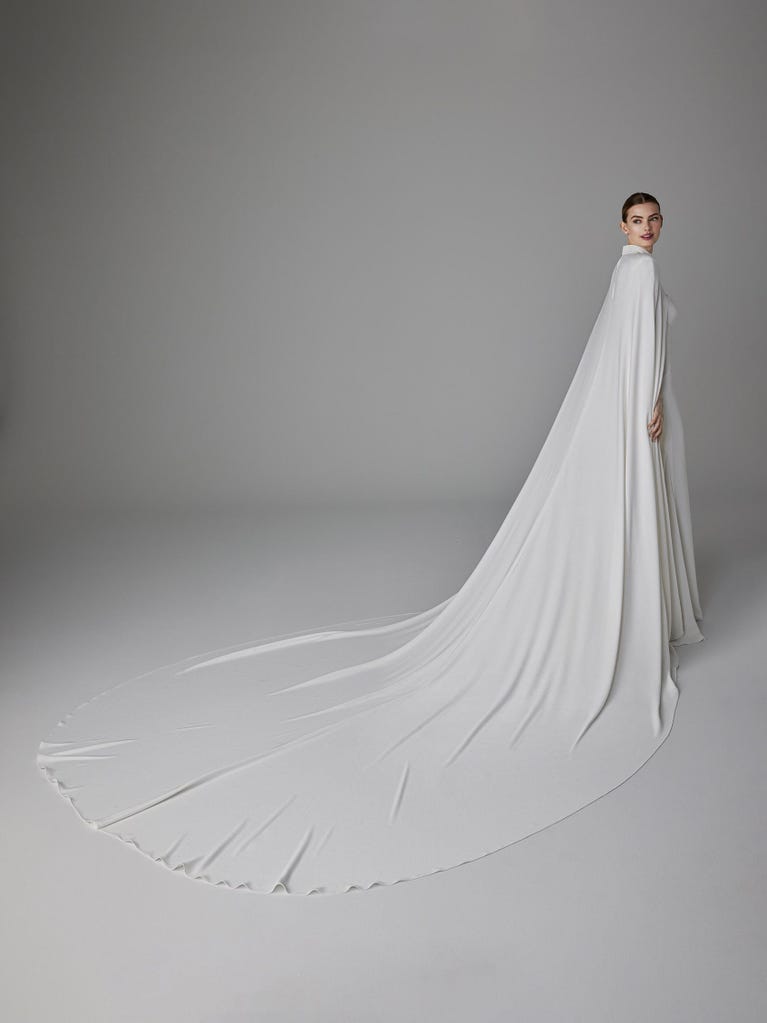 Pronovias ALEXANDRINE | Vestido De Novia Sirena Con Escote Corazón | Pronovias