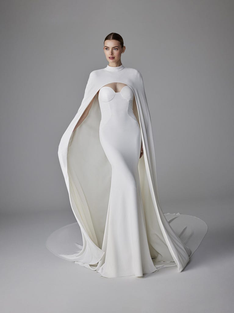 pronovias ALEXANDRINE | Vestido de novia sirena con escote corazón | Pronovias