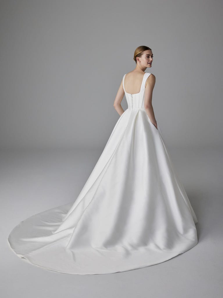 Pronovias ALPHOSINE | Vestido De Novia Princesa Con Escote Cuadrado | Pronovias