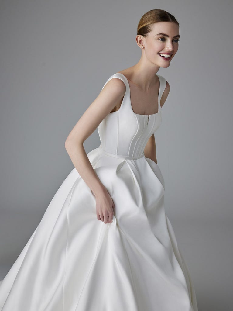 Pronovias ALPHOSINE | Vestido De Novia Princesa Con Escote Cuadrado | Pronovias