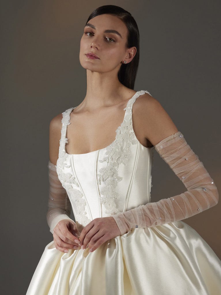 Pronovias ALUREA | Vestido De Novia Princesa Con Escote Cuadrado