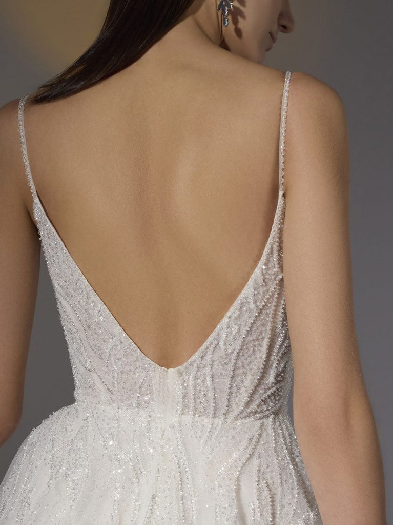 Pronovias ASTRIA | Vestido De Novia Corte En A Con Escote De Pico