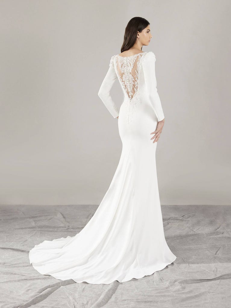Pronovias AUSIA | Vestido De Novia Sirena Con Escote De Pico | Pronovias