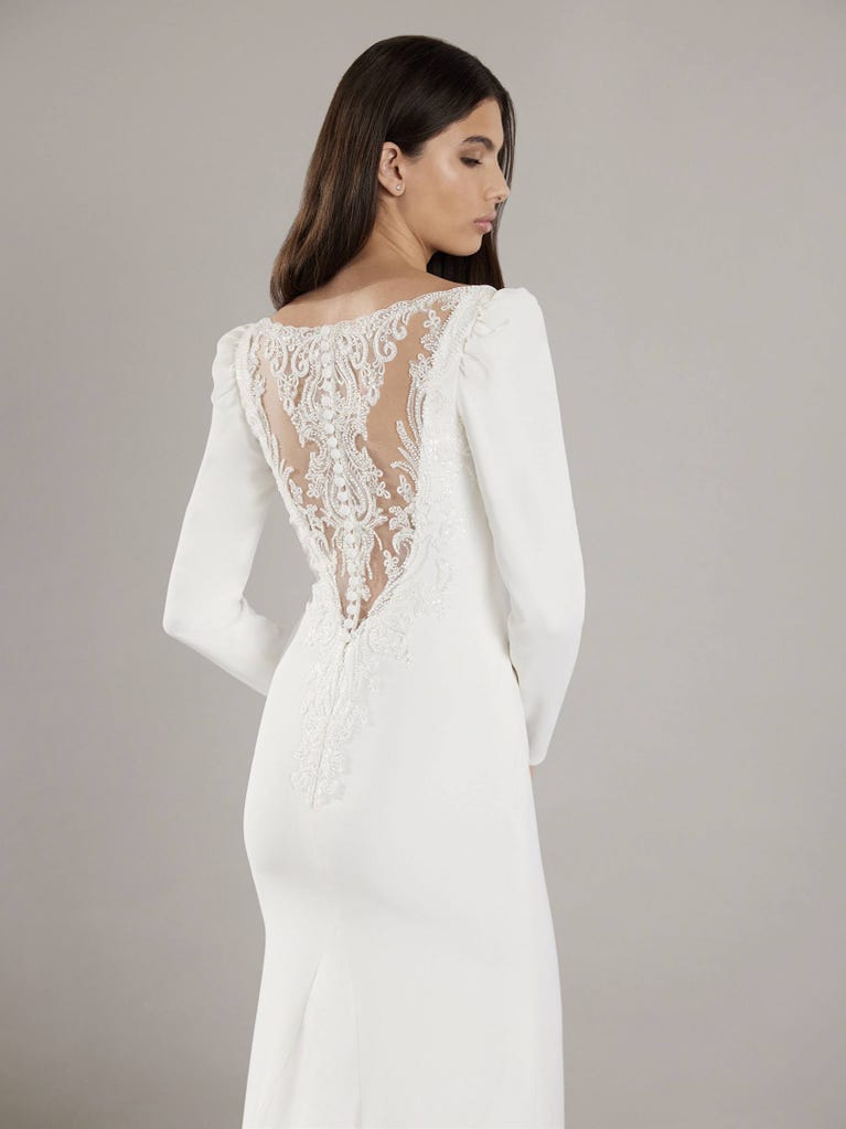 Pronovias AUSIA | Vestido De Novia Sirena Con Escote De Pico | Pronovias