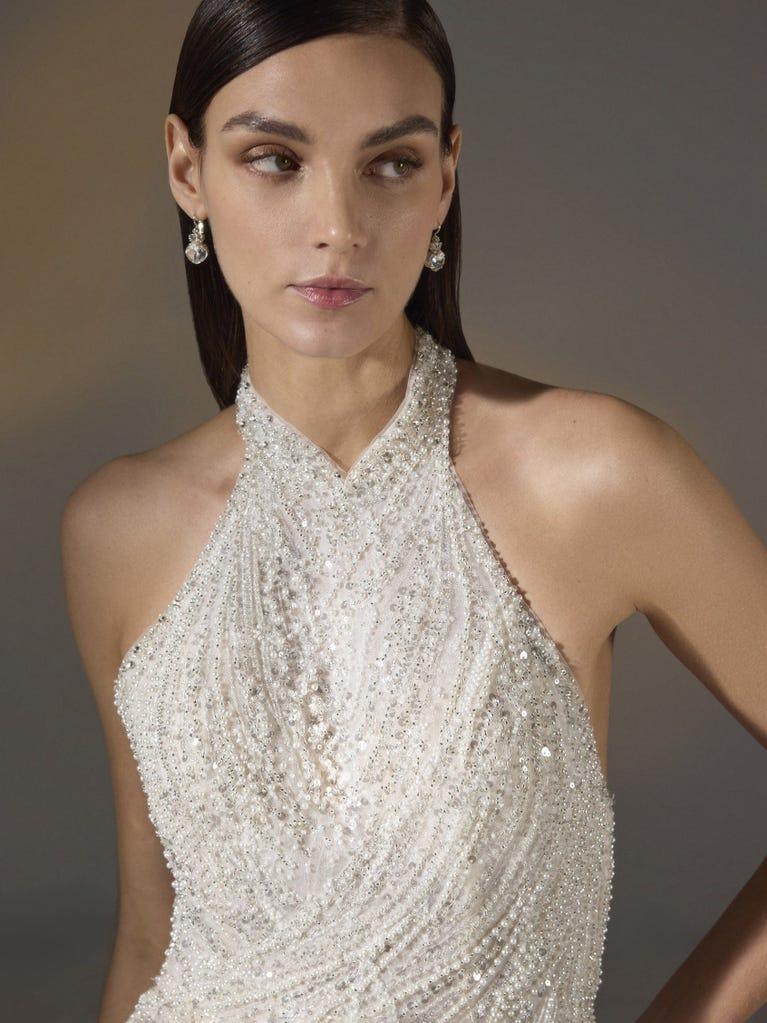Pronovias BELOVED | Vestido De Novia Sirena Con Cuello Halter