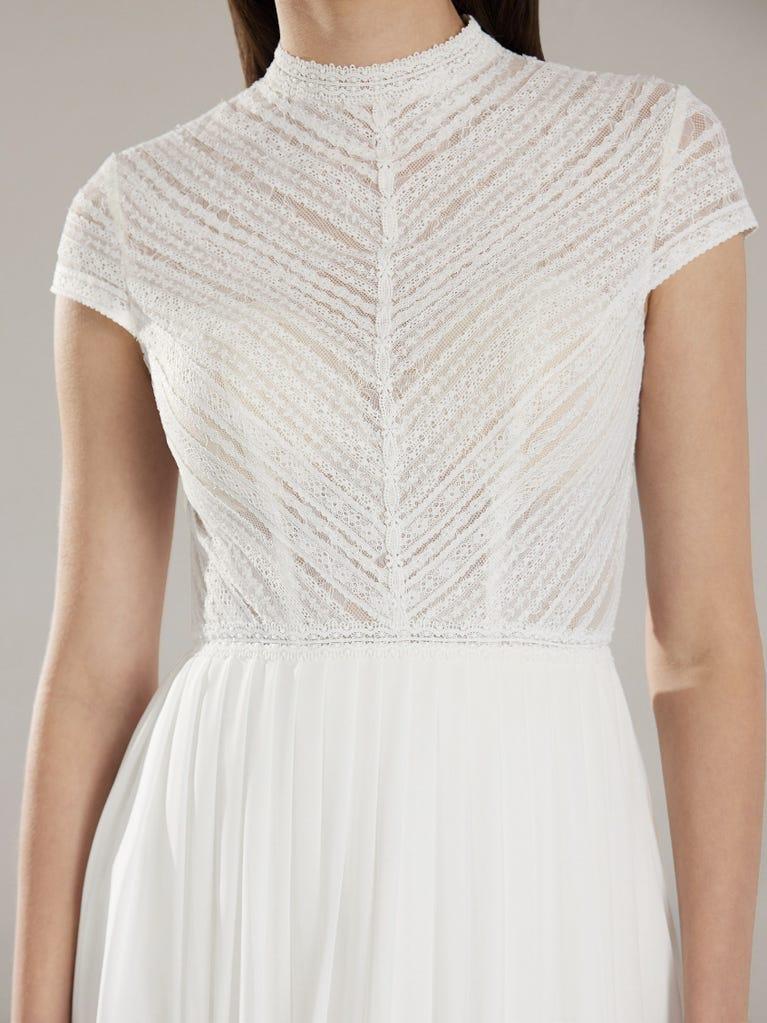 Pronovias BLAISE | Vestido De Novia Corte en a Con Escote Cisne | Pronovias