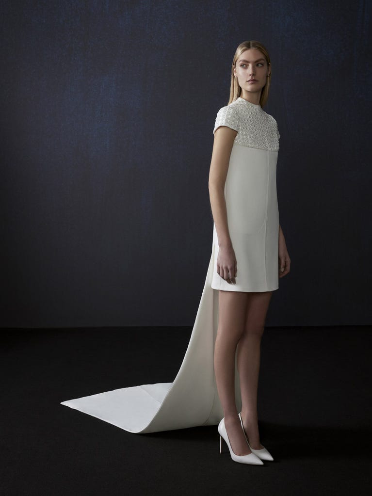 pronovias CASAS | Vestido de novia recto con cuello caja | Atelier Pronovias