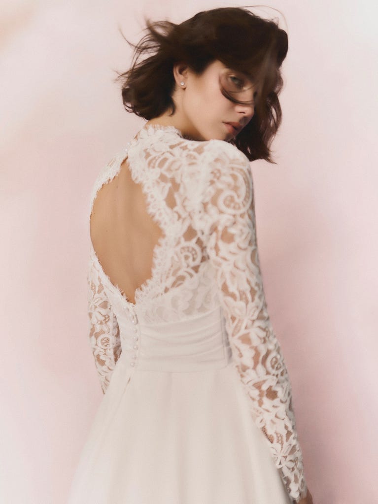 Pronovias CEEYLO | Vestido De Novia Corte En A Con Cuello Cisne | Pronovias