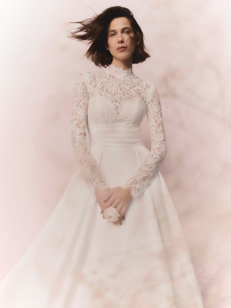 pronovias CEEYLO | Vestido de novia corte en a con cuello cisne | Pronovias