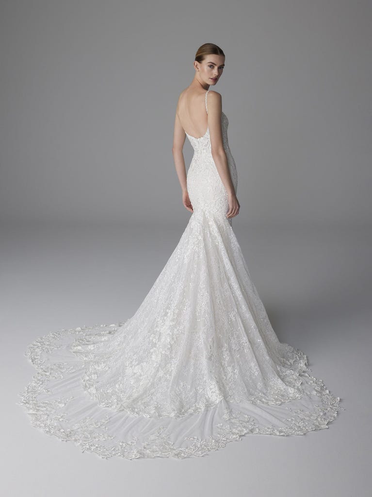 Pronovias CLAUDIE | Vestido De Novia Sirena Con Escote De Pico | Pronovias