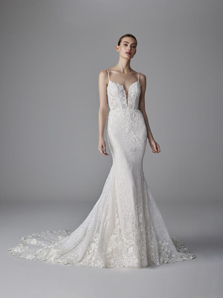 pronovias CLAUDIE | Vestido de novia sirena con escote de pico | Pronovias