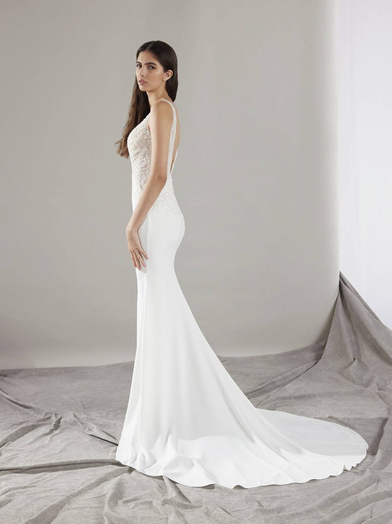 Pronovias CLIN | Vestido De Novia Sirena Con Escote De Pico | Pronovias